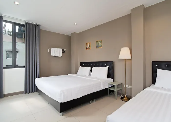 Grand 3br Townhouse In The Heart Of Bkk - Emsphere Appartement