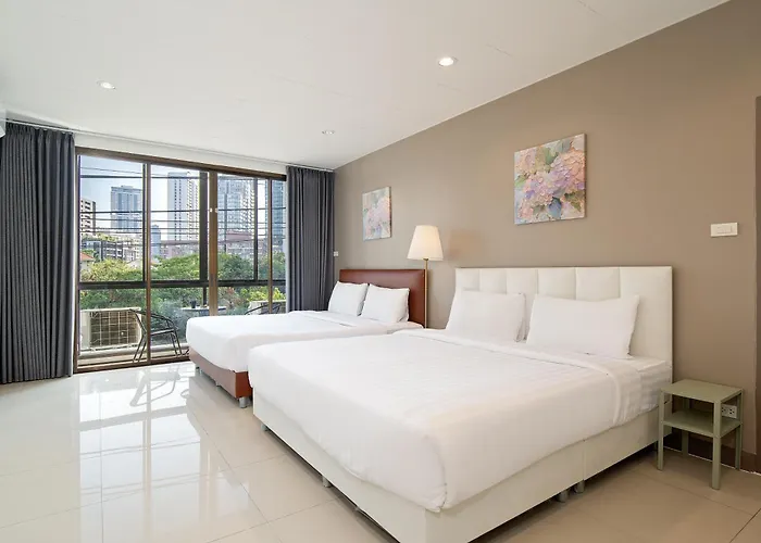 Grand 3br Townhouse In The Heart Of Bkk - Emsphere Appartement *