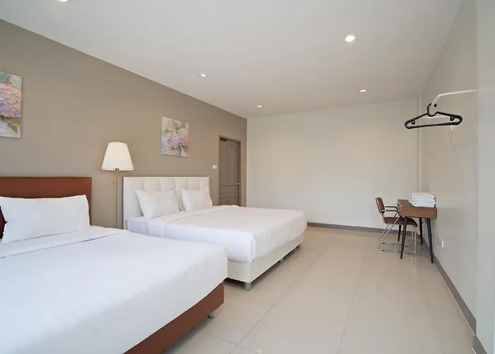 Grand 3br Townhouse In The Heart Of Bkk - Emsphere Appartement