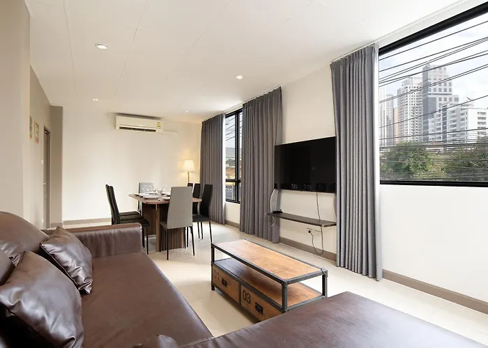 Grand 3br Townhouse In The Heart Of Bkk - Emsphere Bangkok