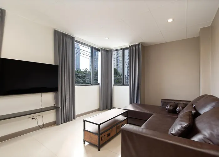 Grand 3br Townhouse In The Heart Of Bkk - Emsphere Appartement Bangkok